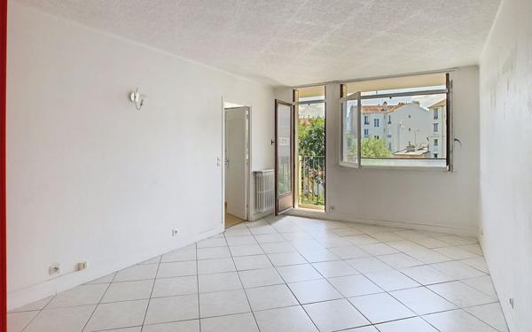 Appartement à vendre    3 pièces • 53,11 m2 Issy-les-Moulineaux