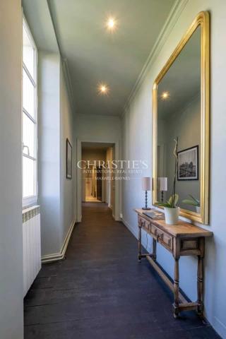 Superbe château rénové près de Saintes