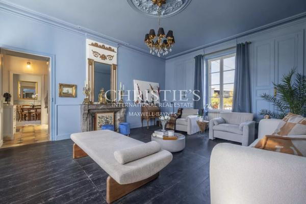 Superbe château rénové près de Saintes