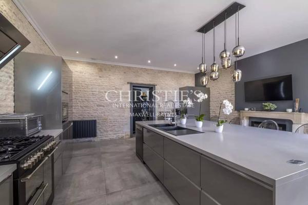 Superbe château rénové près de Saintes