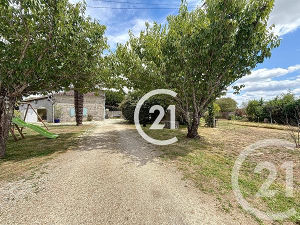 Maison à vendre  4 pièces - 147 m2 CHERVES RICHEMONT - 16