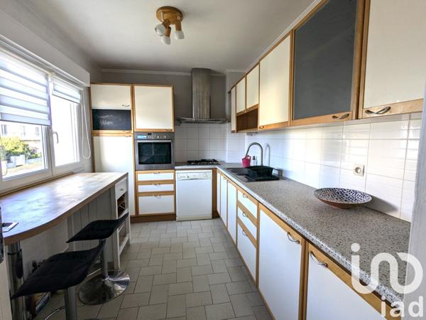 Maison traditionnelle 6 pièces de 110 m² à Melesse (35520)