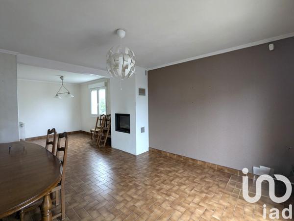 Maison traditionnelle 6 pièces de 110 m² à Melesse (35520)