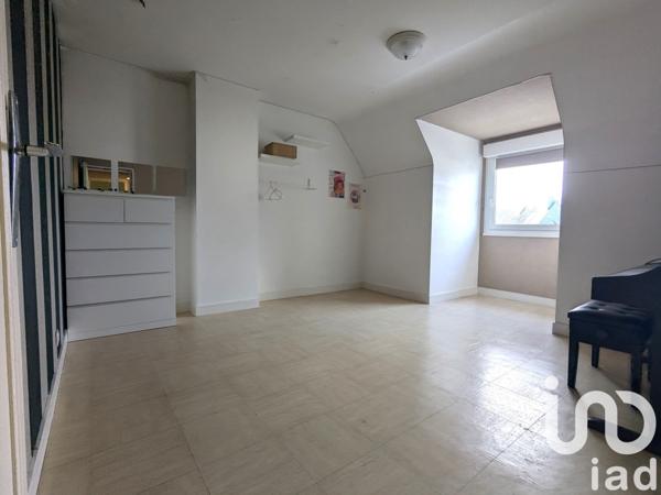 Maison traditionnelle 6 pièces de 110 m² à Melesse (35520)