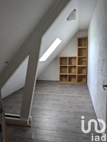 Maison traditionnelle 6 pièces de 110 m² à Melesse (35520)