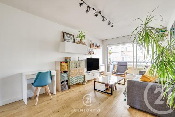 Appartement F3 à vendre  3 pièces - 61,80 m2 PARIS - 75015
