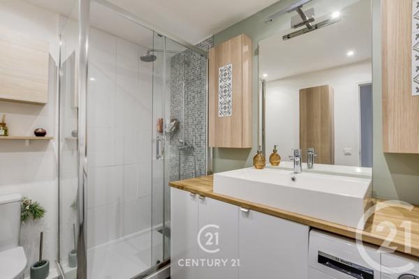 Appartement F3 à vendre  3 pièces - 61,80 m2 PARIS - 75015