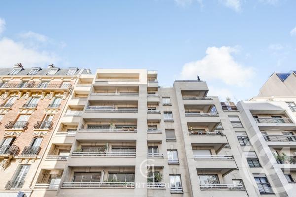 Appartement F3 à vendre  3 pièces - 61,80 m2 PARIS - 75015