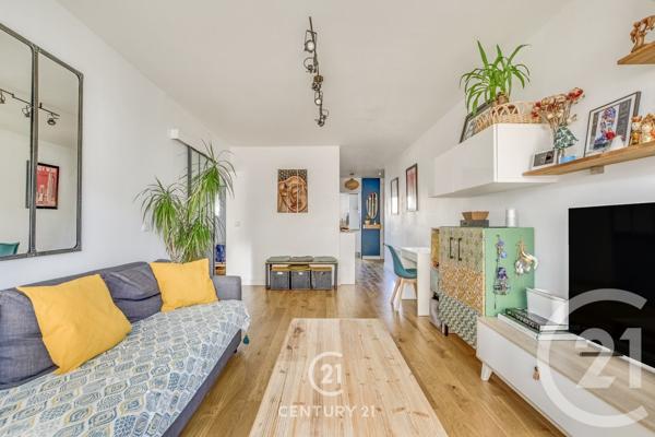 Appartement F3 à vendre  3 pièces - 61,80 m2 PARIS - 75015