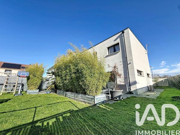 Maison à vendre 6 pièces 142 m² Jouy-le-Moutier