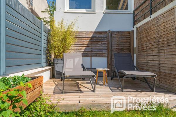 Maison contemporaine avec jardin et garage, quartier des Rochers