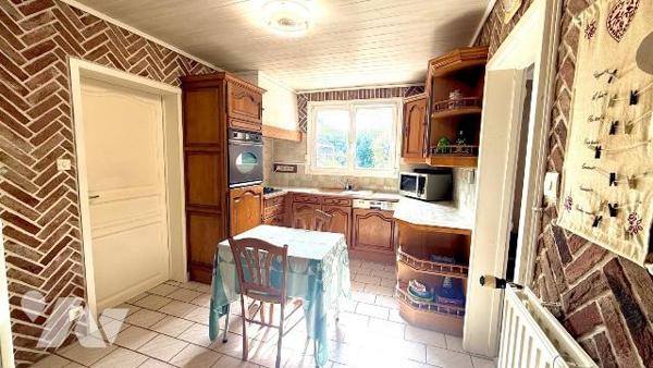 EN EXCLUSIVITÉ CHEZ VOTRE NOTAIRE

Maison à vendre à HAZEBROUCK 4 chambres + Grand garage ave...