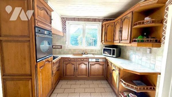 EN EXCLUSIVITÉ CHEZ VOTRE NOTAIRE

Maison à vendre à HAZEBROUCK 4 chambres + Grand garage ave...