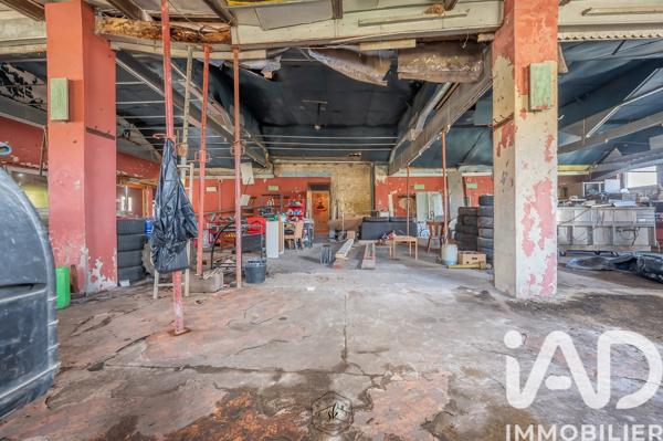 Immeuble à vendre 750 m² Monneren