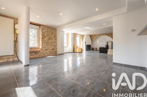 Immeuble à vendre 750 m² Monneren