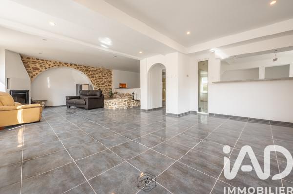 Immeuble à vendre 750 m² Monneren
