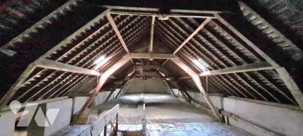 Maison rurale à vendre Parcé-sur-Sarthe dans la Sarthe (72), à usage d'habitation comprenant :