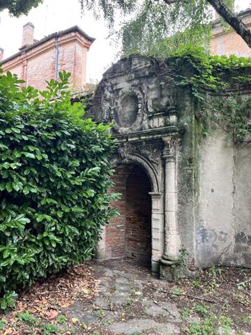 Hotel particulier de 1000m2 dans le triangle d'or