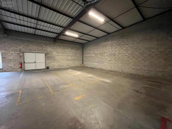 Location - Fonds et/ou murs commerciaux Dole 39100 850 m 2