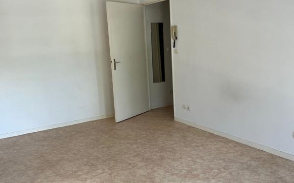 Appartement à louer    1 pièce •  Saint-Cyr-sur-Loire