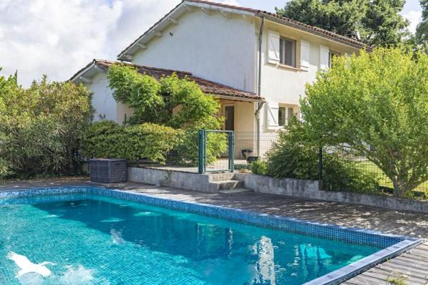 Maison à vendre 415 000 € Bonnac 9 p 233 m² DPE A