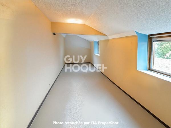 Maison de ville historique . Plein centre de Tournan-en-Brie.