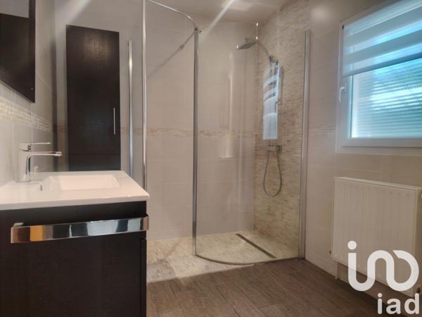 Maison 4 pièces de 91 m² à Le Chambon-Feugerolles (42500)