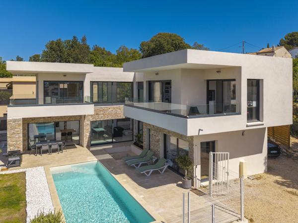 Immobilier Saint-Raphaël (83700) – Maison 235m2 – 1 680 000 €