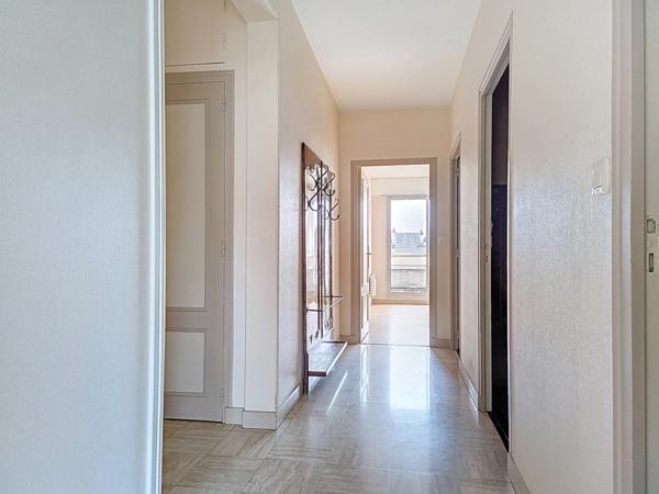 Angers Centre, Superbe Appartement 4 pièces avec parking et cave