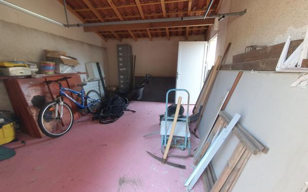 Maison à vendre    4 pièces •  Vias