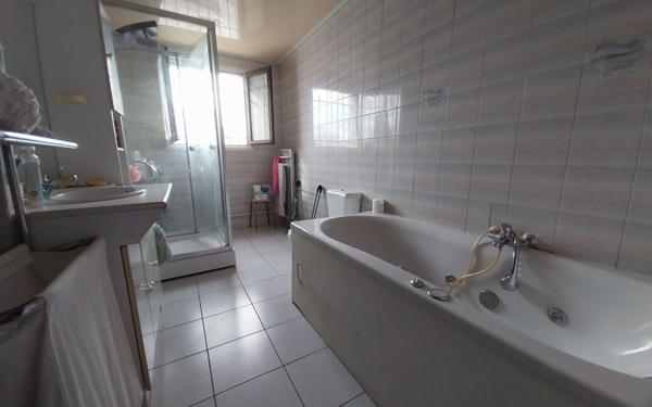 Maison à vendre    4 pièces •  Vias