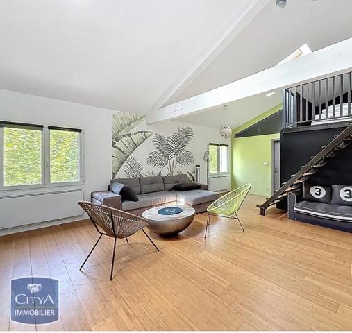 Appartement à louer 2 pièces 60.1m² Sète (34200)