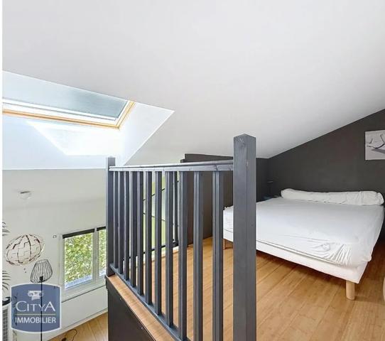 Appartement à louer 2 pièces 60.1m² Sète (34200)