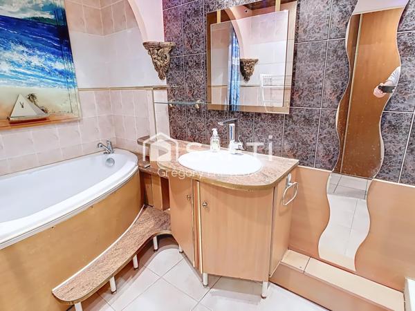 Proches toutes commodités appartement F3 Jardinet et Parking