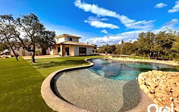 Maison à vendre    5 pièces • 180 m2 Lecci