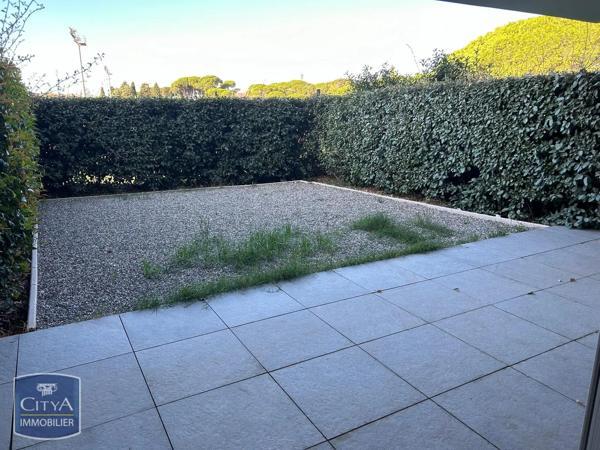 Appartement à louer 1 pièce 41.99m² Fréjus (83600)