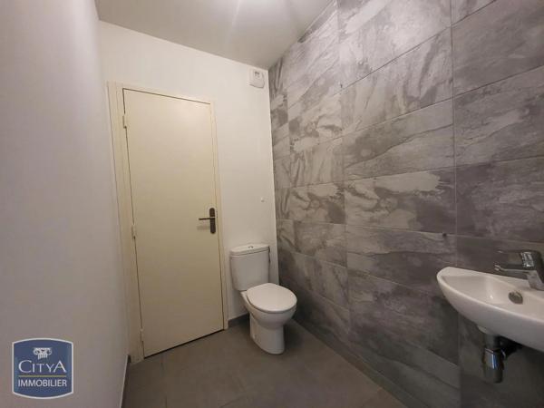 Appartement à louer 1 pièce 41.99m² Fréjus (83600)