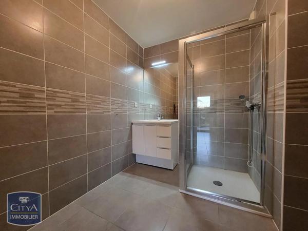 Appartement à louer 1 pièce 41.99m² Fréjus (83600)