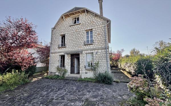 Maison à vendre    6 pièces •  Buxerolles