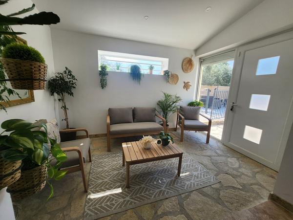 EXCLUSIVITE Maison de plain-pied 95 m² avec piscine - Saint-Saturnin-lès-Avignon SUR UN TERRAIN DE 600 M²