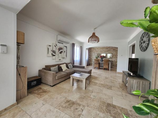 EXCLUSIVITE Maison de plain-pied 95 m² avec piscine - Saint-Saturnin-lès-Avignon SUR UN TERRAIN DE 600 M²