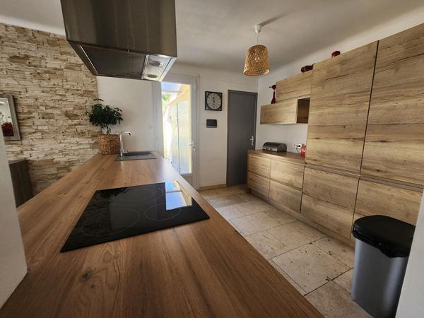 EXCLUSIVITE Maison de plain-pied 95 m² avec piscine - Saint-Saturnin-lès-Avignon SUR UN TERRAIN DE 600 M²