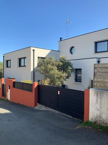 TRES BELLE MAISON COMTEMPORAINE