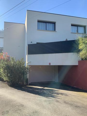TRES BELLE MAISON COMTEMPORAINE