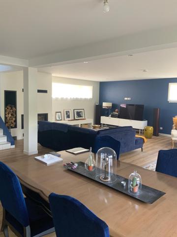 TRES BELLE MAISON COMTEMPORAINE