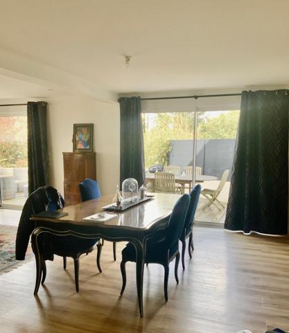TRES BELLE MAISON COMTEMPORAINE