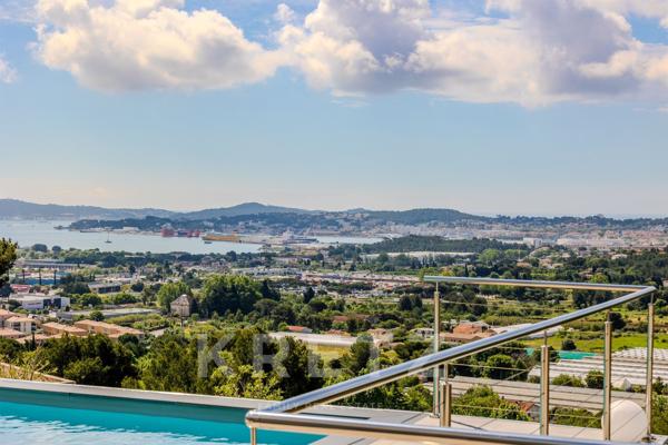 Contemporaine vue mer