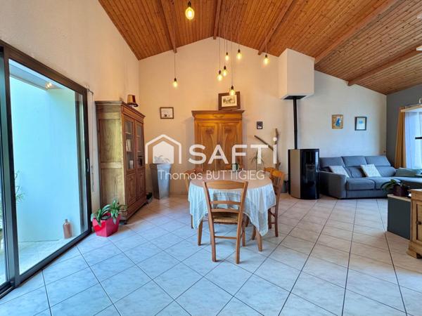 Belle maison, jardin paysagé, garage et dépendance.