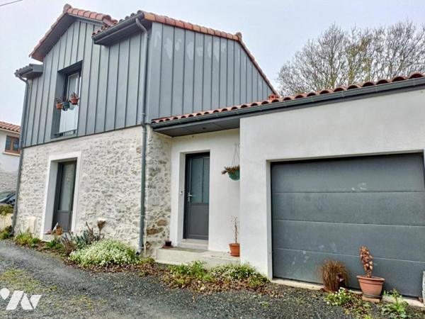 MAISON EN PIERRE ENTIEREMENT RENOVEE EN 2023 PAR MAITRE D'OEUVRE