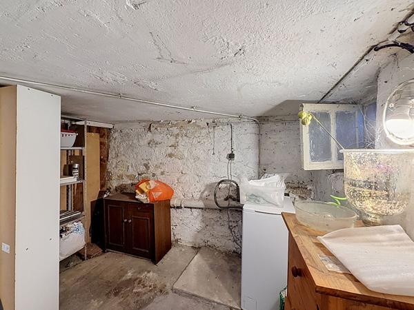MONTREUIL, CROIX DE CHAVAUX, PROCHE DU PARC DES GUILANDS, PETITE COPROPRIETE DE 3 LOGEMENTS, APPARTEMENT 3 PIECES AVEC CAVE, GARAGE ET JARDIN PRIVATIF.
